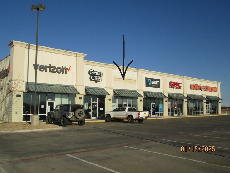 More Photos Of 1601 N I-27, Plainview Storefront Retail Office For Lease