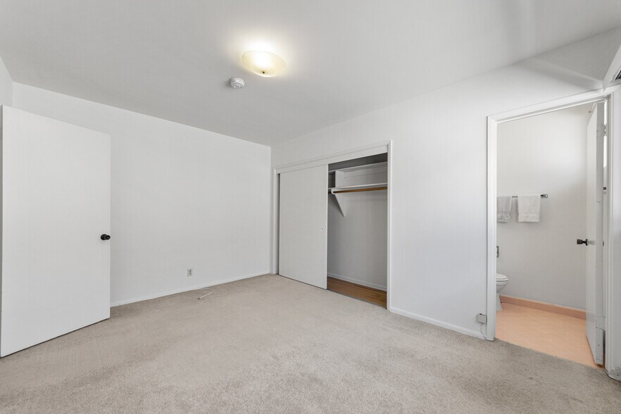 More Photos Of 1043 S Holt Ave, Los Angeles Apartments For Sale