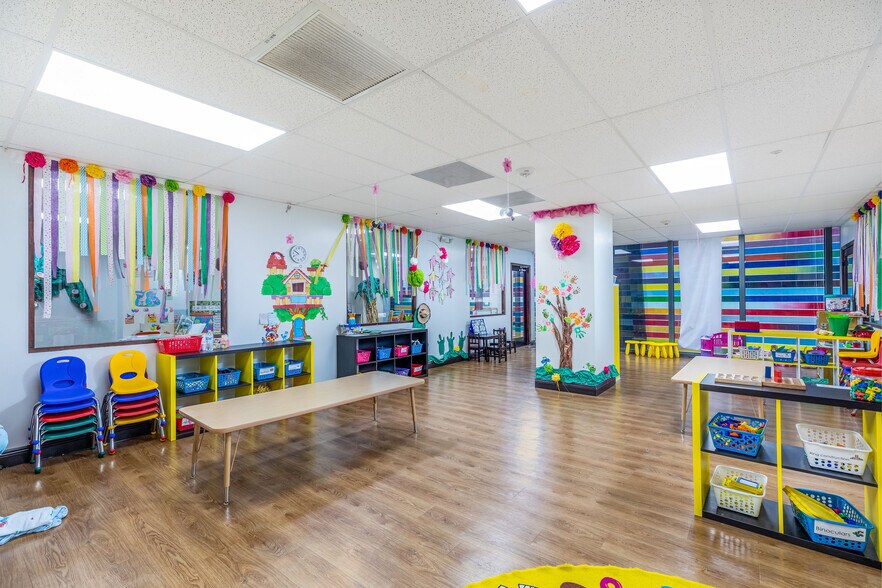 More Photos Of 25 SW 9th St, Miami Coworking Space