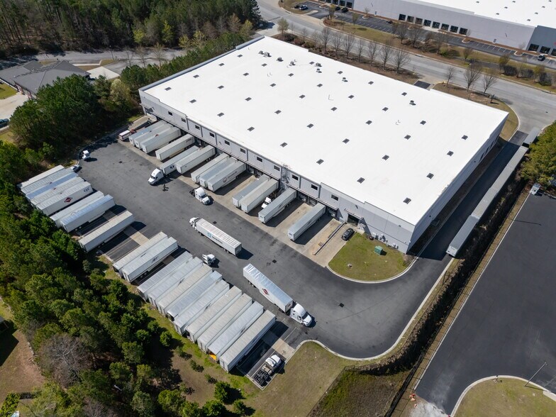 More Photos Of 6725 Oakley Industrial Blvd, Union City Distribution For Lease