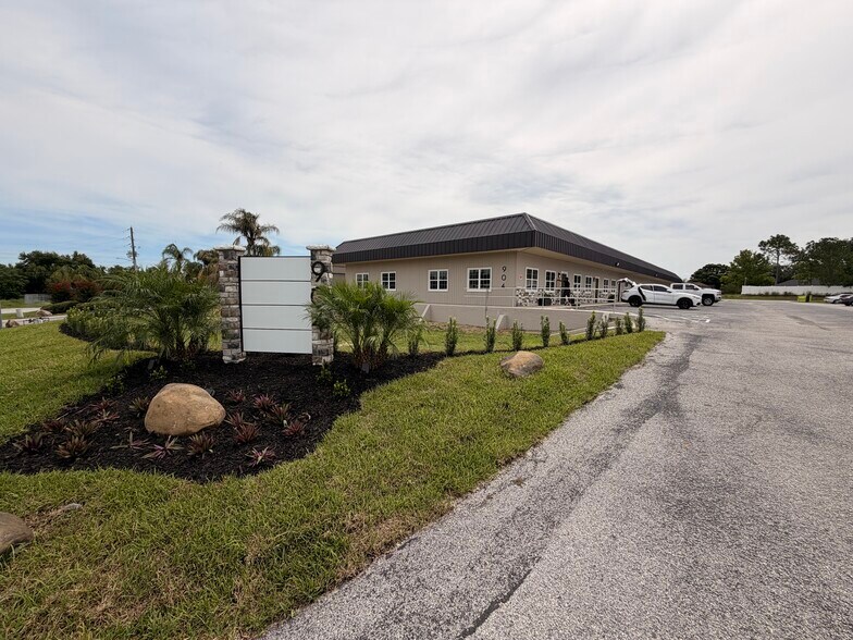 More Photos Of 904 Jan-Mar Ct, Clermont Flex For Lease