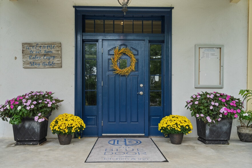 More Photos Of 675 Zachary Taylor Hwy, Flint Hill Hospitality For Sale