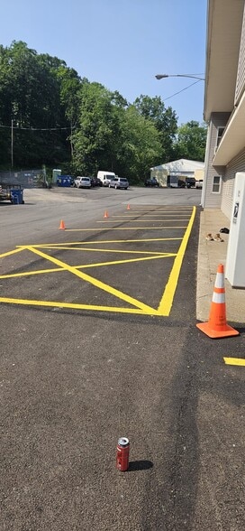 More Photos Of 400 Railroad St, Pittsburgh Warehouse For Lease