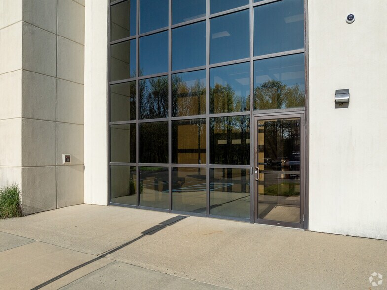 More Photos Of 100 Lake Dr, East Windsor Warehouse For Lease