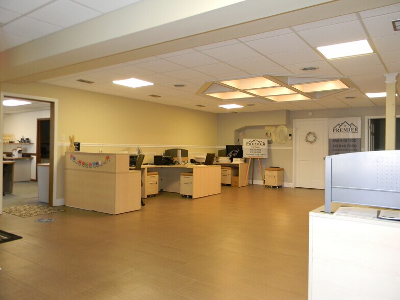 More Photos Of 1012 Mantua Pike, Woodbury Heights Office For Lease
