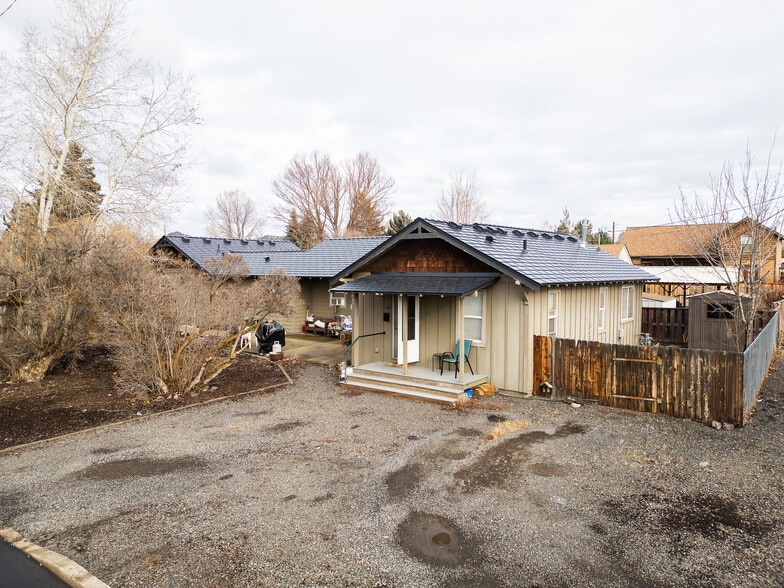 More Photos Of 344 SE Elm St, Prineville Flex For Sale