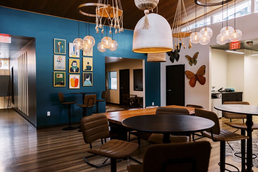 More Photos Of 4438 Ingraham St, San Diego Coworking Space