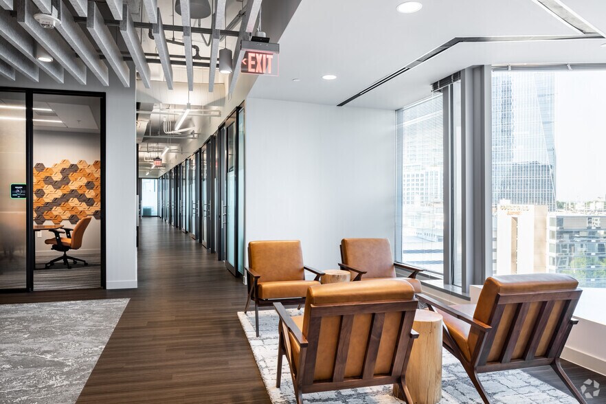 More Photos Of 3344 Peachtree Rd NE, Atlanta Office For Lease