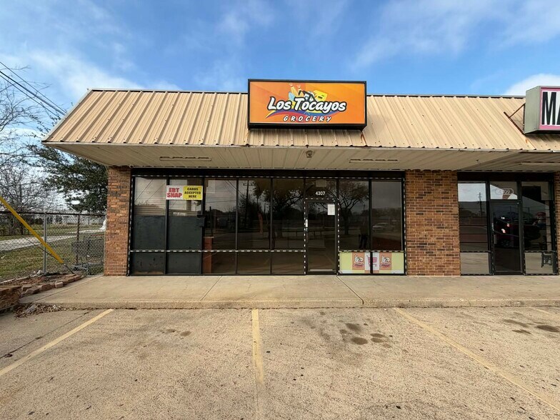 More Photos Of 4307 Red Bluff Rd, Pasadena Unknown For Lease