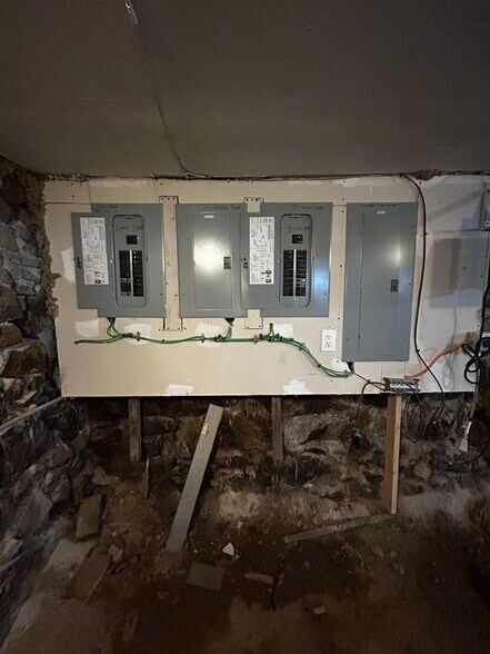 More Photos Of 193 Willow St, Waterbury Apartments For Sale