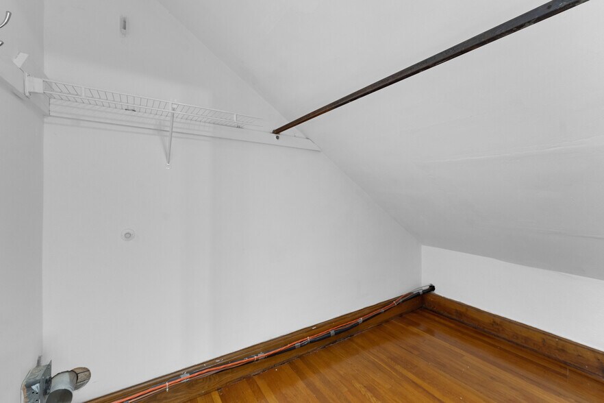 More Photos Of 1451 Ouellette Av, Windsor Office Residential For Sale