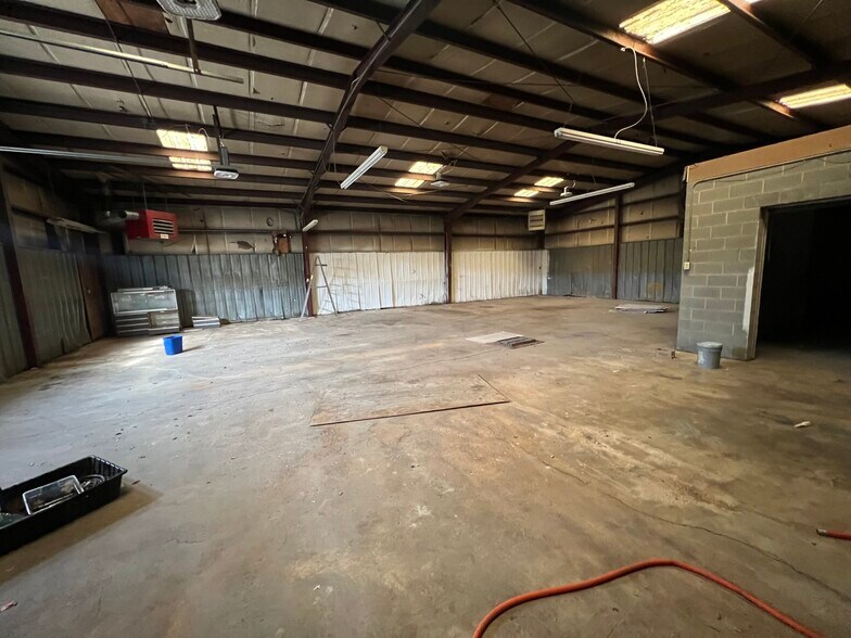 More Photos Of 353 Harwood St, Albemarle Light Distribution For Sale
