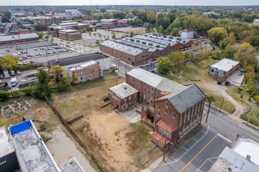 More Photos Of 125 N Market St, Petersburg Warehouse For Sale
