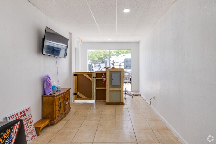 More Photos Of 227 SW 3rd Ave, Cape Coral Warehouse For Sale