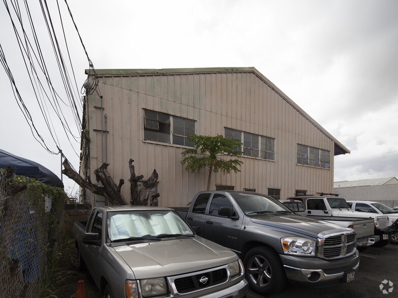 More Photos Of 2861 Mokumoa St, Honolulu Warehouse For Lease