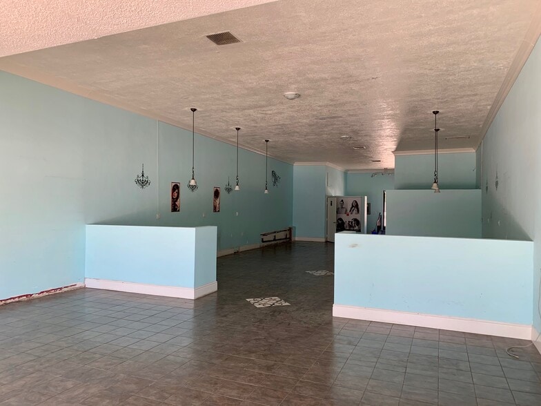 Primary Photo Of 3311-3317 W Burbank Blvd, Burbank Storefront For Lease