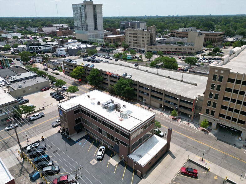 More Photos Of 215 S Center St, Royal Oak Office For Lease