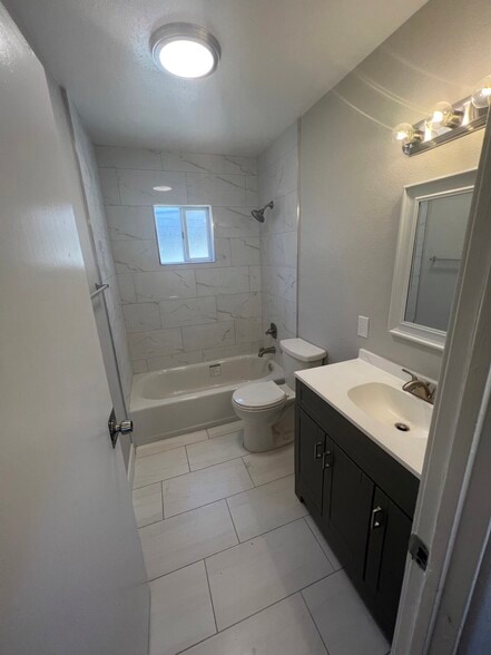 More Photos Of 239 W Cleveland Ave, Las Vegas Apartments For Sale