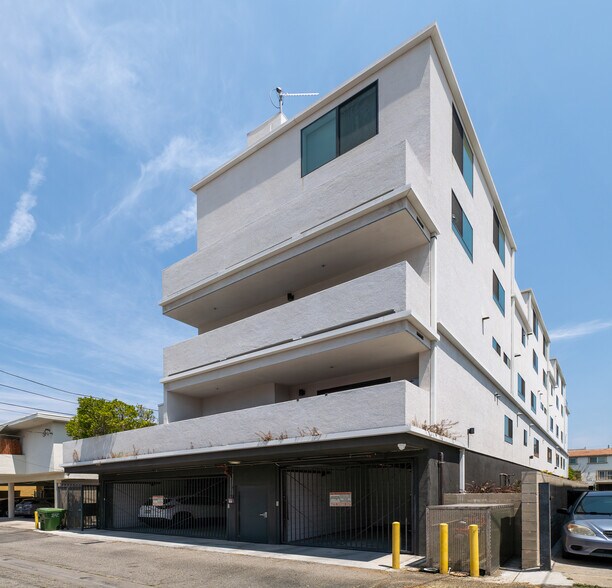 More Photos Of 3667 Mentone Ave, Los Angeles Multifamily For Sale
