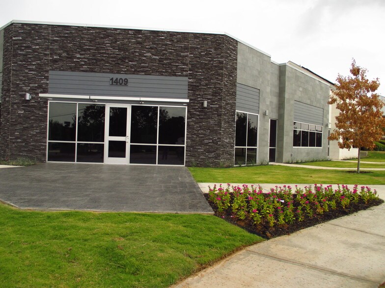 More Photos Of 1409 E McKinney St, Denton Office Residential For Sale