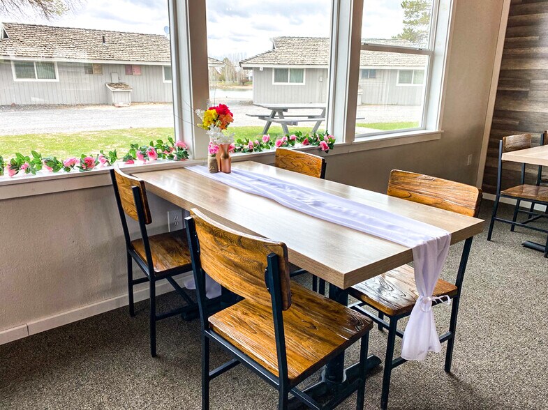 More Photos Of 87275 County Hwy 9-28, Christmas Valley Hotel For Sale