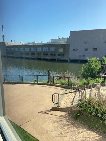 More Photos Of 145 N Commercial St, Neenah Office For Sale