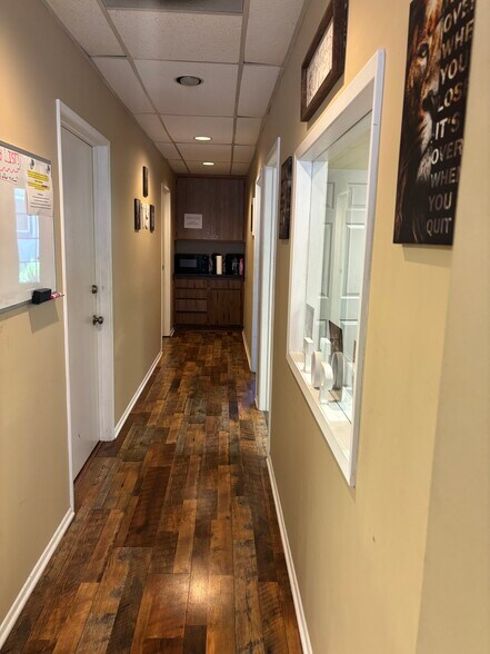 More Photos Of 12750 Ventura Blvd, Studio City Loft Creative Space For Lease