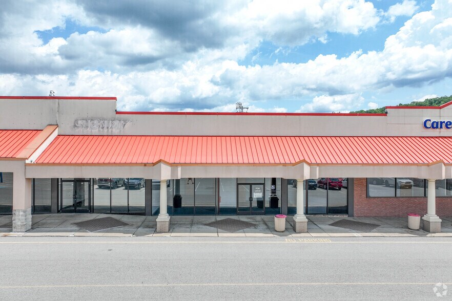 More Photos Of 200-300 Hillcrest Shopping Ctr, New Kensington Unknown For Lease