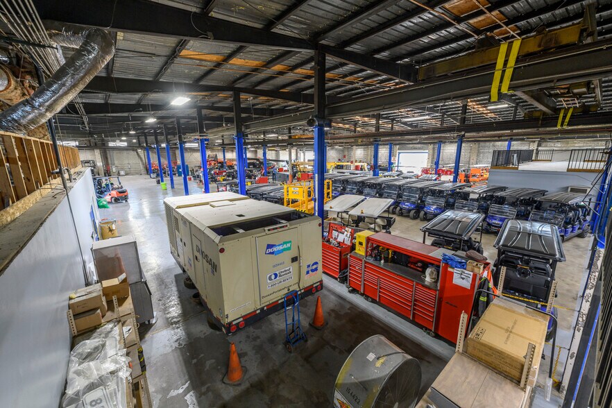 More Photos Of 10232-10234 Glenoaks Blvd, Pacoima Warehouse For Sale