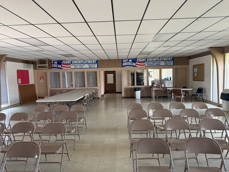 More Photos Of 2800 S High St, Columbus Office For Sale