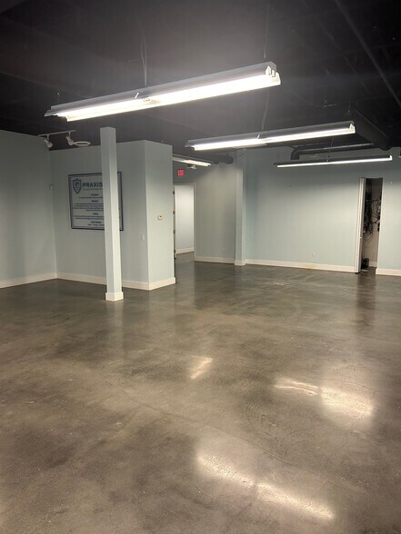 More Photos Of 1517 State St, Sarasota Office For Lease