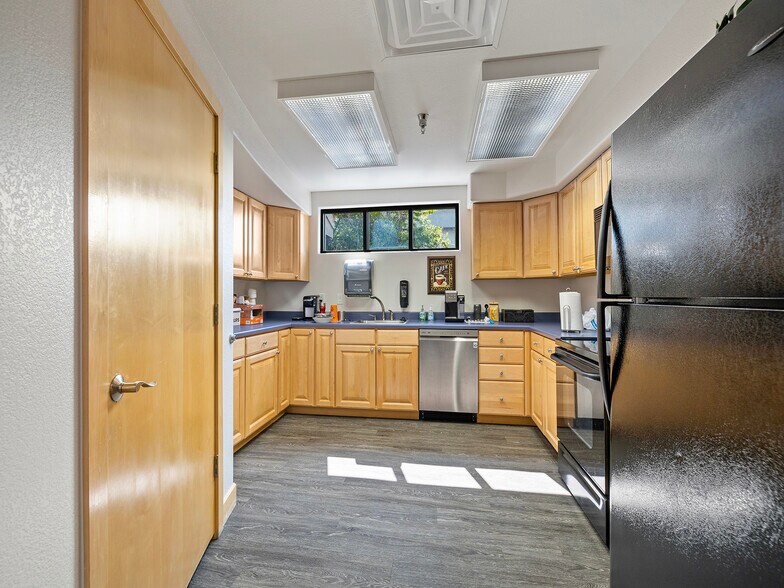 More Photos Of 2002 Caribou Dr, Fort Collins Office For Sale