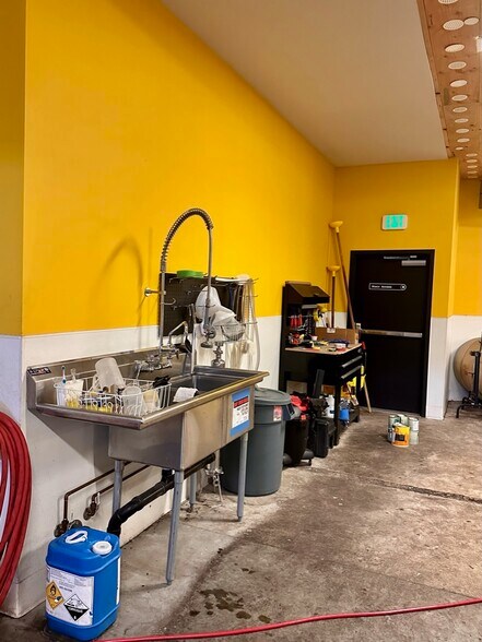 More Photos Of 3115 NE Sandy Blvd, Portland Loft Creative Space For Lease