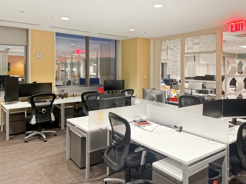 More Photos Of 200 Vesey St, New York Coworking Space