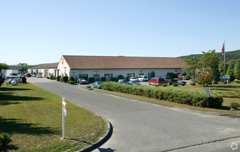 Primary Photo Of 180 Sunny Valley Rd, New Milford Light Distribution For Lease