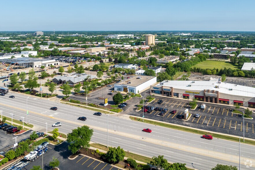 More Photos Of 820 E Golf Rd, Schaumburg Freestanding For Lease