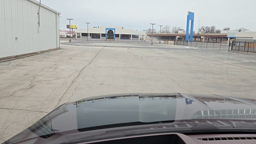 More Photos Of 3003 S Memorial Dr, Tulsa Auto Dealership For Sale