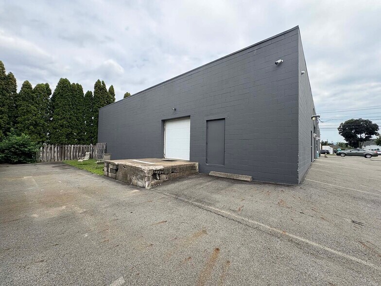 More Photos Of 934 Wyoming Ave, Forty Fort Freestanding For Sale