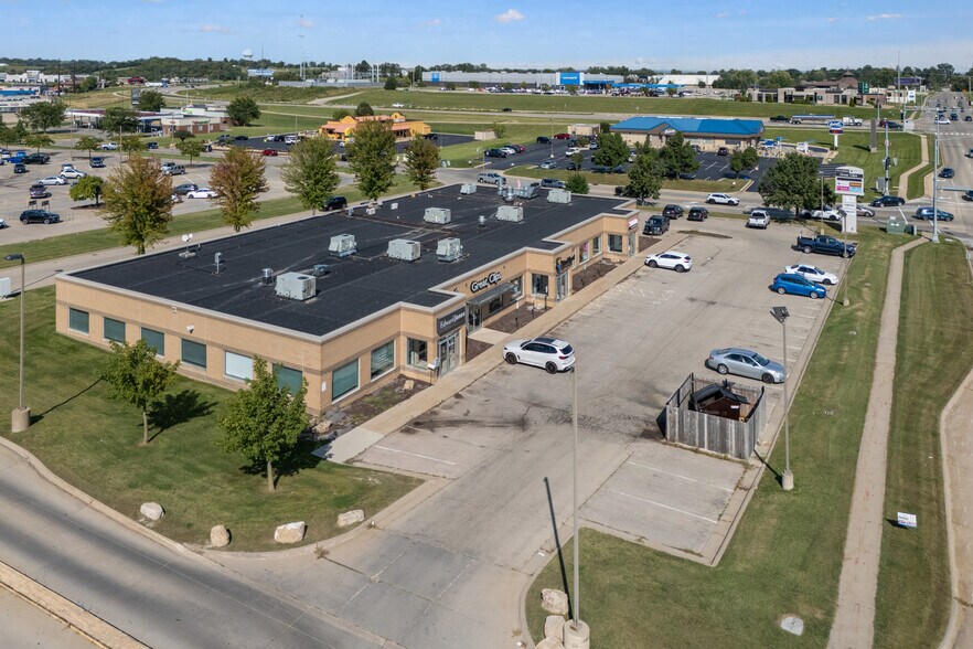 More Photos Of 4840 Asbury Rd, Dubuque Storefront Retail Office For Lease