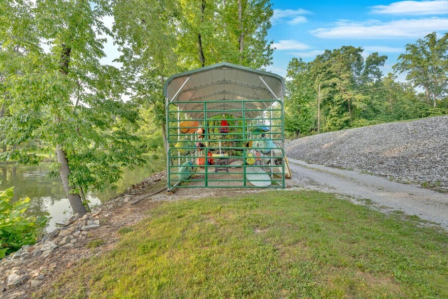 More Photos Of 1060 Paint Rock Ferry Rd, Kingston Specialty For Sale