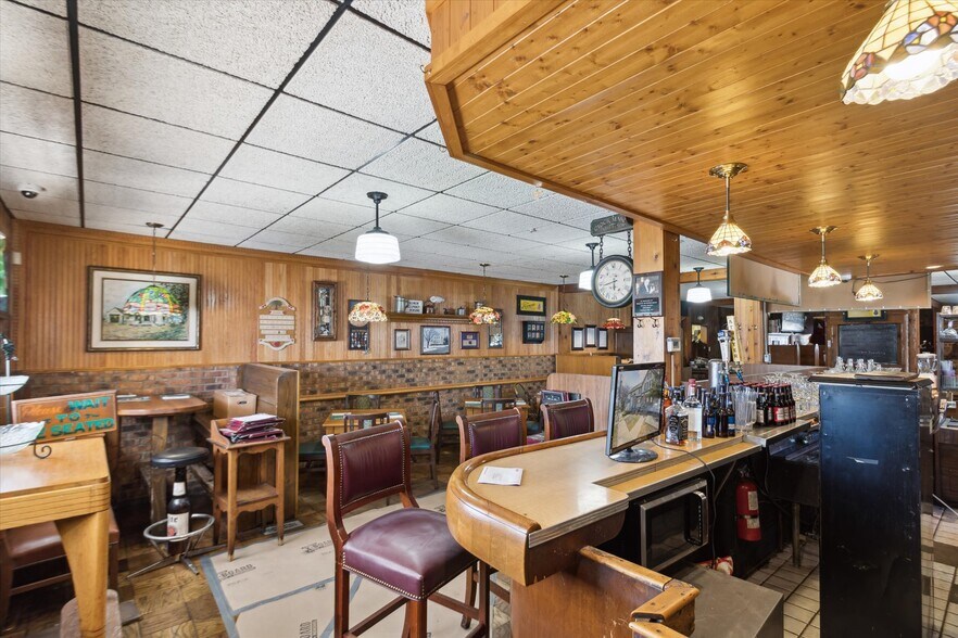 More Photos Of 28080 Waltz Rd, New Boston Restaurant For Sale