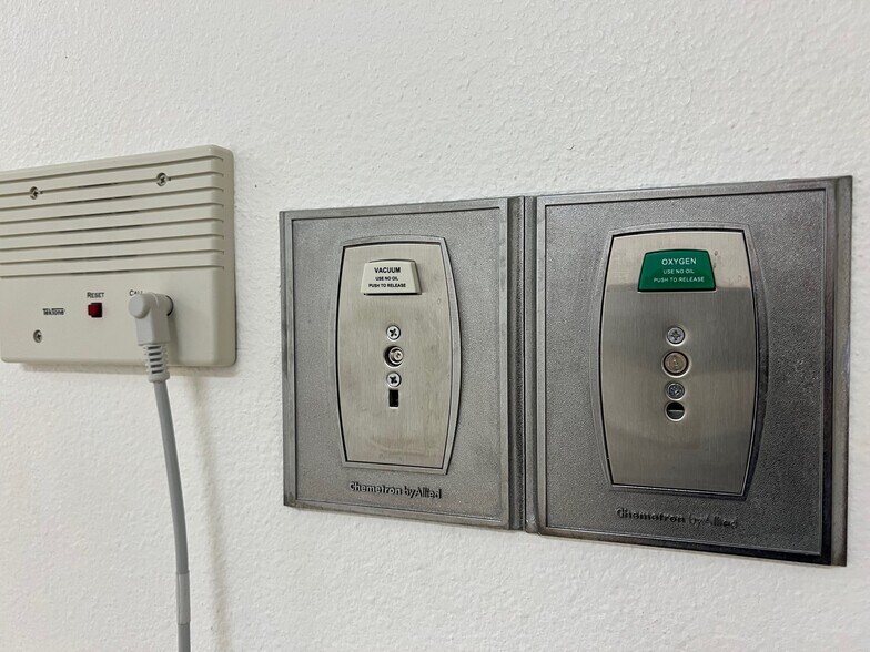 More Photos Of 1130 Conroy Ln, Roseville Medical For Sale