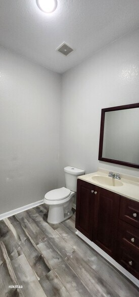 More Photos Of 616 Rankin Cir N, Houston Warehouse For Lease