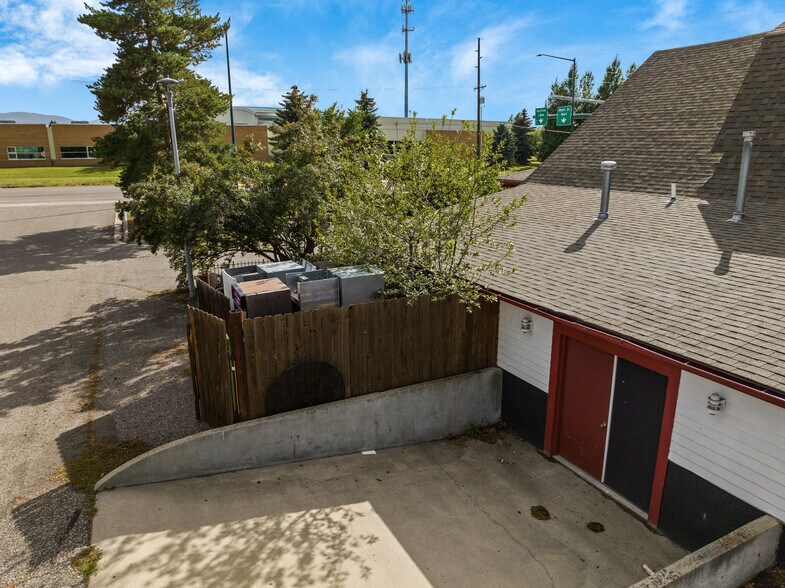 More Photos Of 2711 W College St, Bozeman Restaurant For Sale