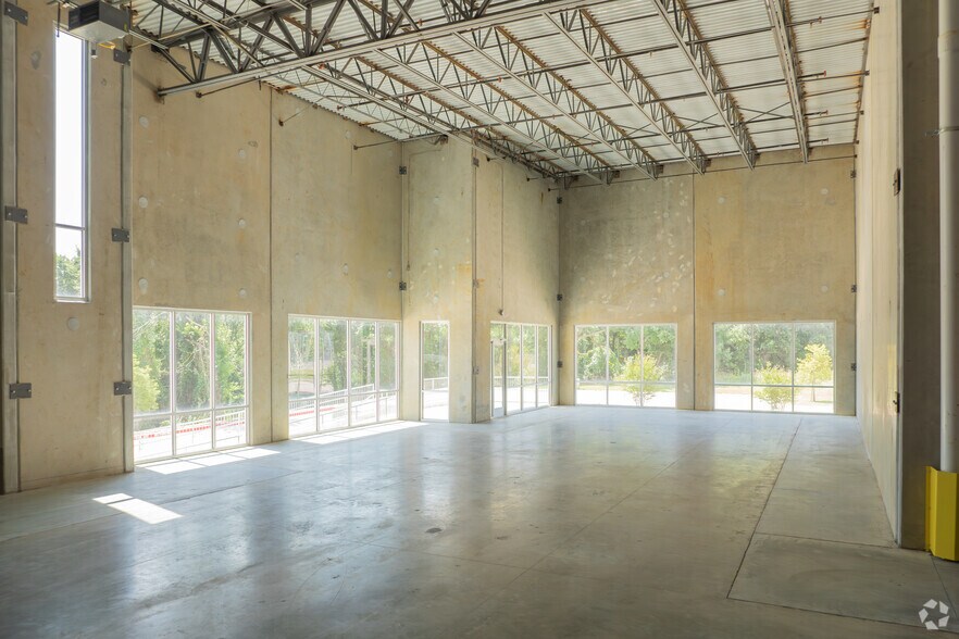 More Photos Of 2250 114th St, Grand Prairie Distribution For Sale