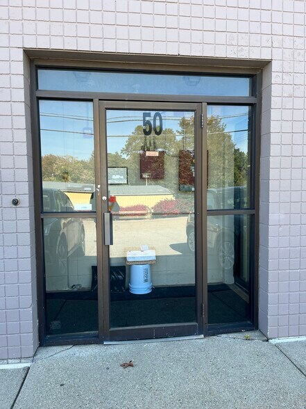 More Photos Of 50 Minnesota Ave, Warwick Warehouse For Lease