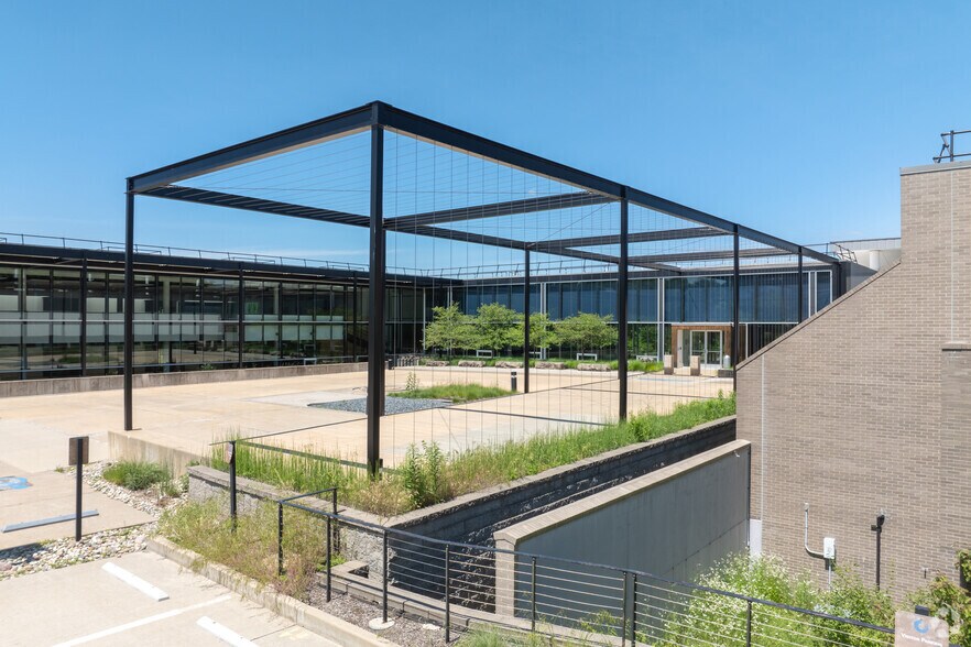 More Photos Of 20 Missouri Research Park Dr, Saint Charles Office For Sale