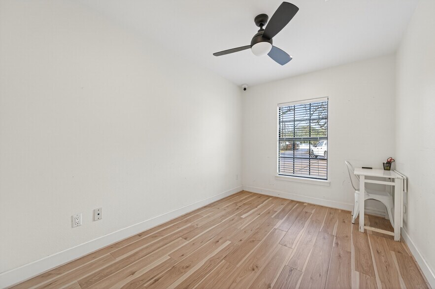 More Photos Of 8911 West Ln, Magnolia Office For Sale