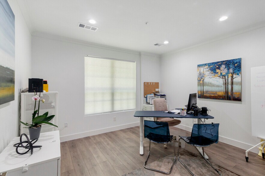 More Photos Of 2681 MacArthur Blvd, Lewisville Medical For Sale