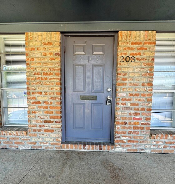 More Photos Of 2626 Calder Ave, Beaumont Medical For Lease